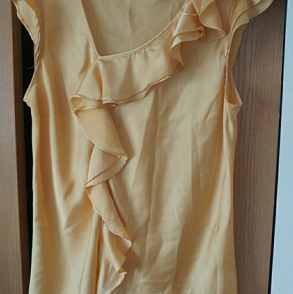 Sleeveless Yellow Shirt w/Frills